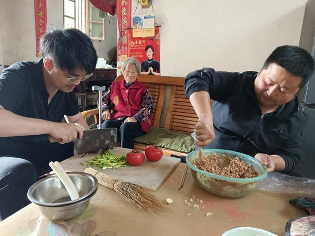台前县：驻村工作暖胃更暖心
