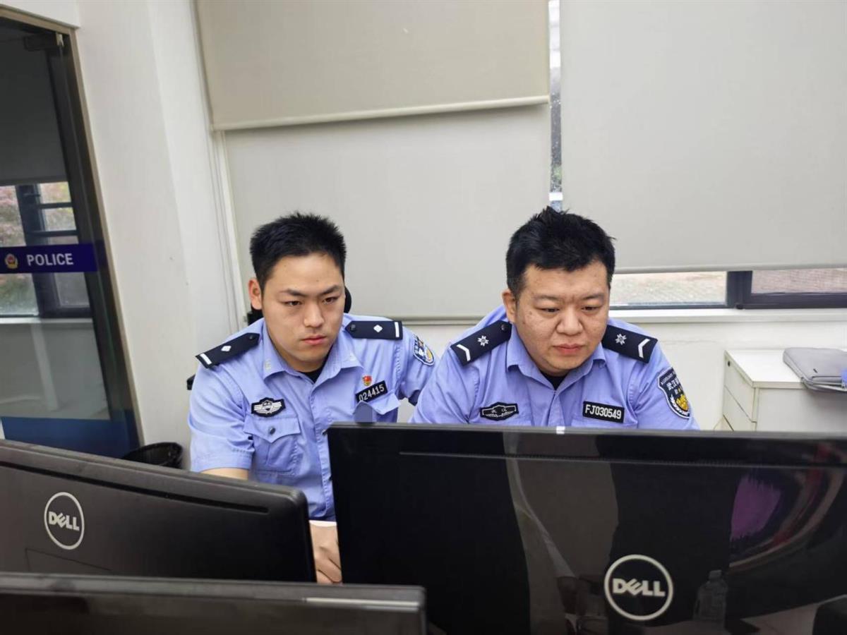 价值万余元的3双名牌鞋被当作垃圾扔了！民警连夜追查帮忙找回