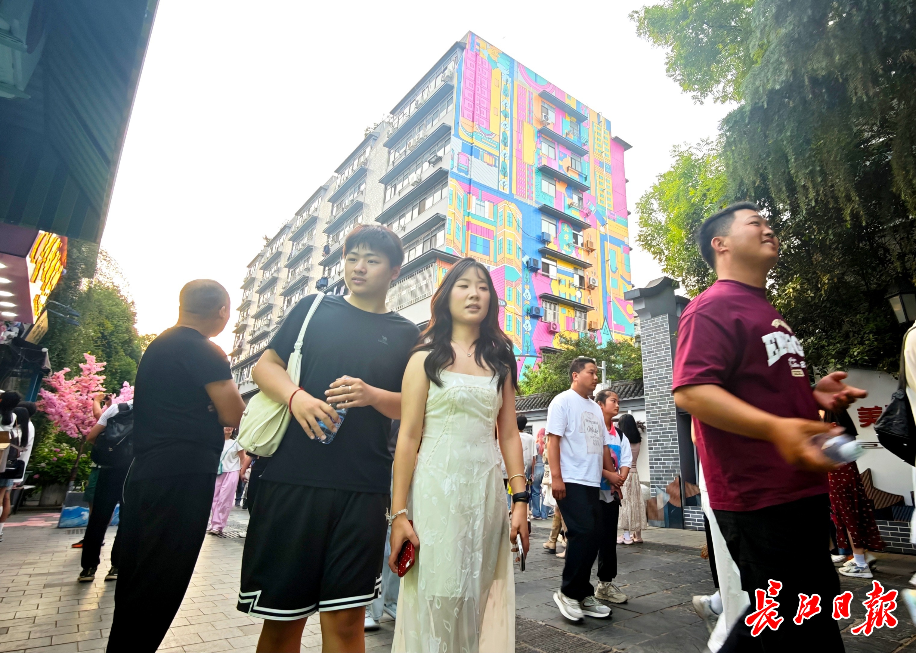 武汉的墙 你真强