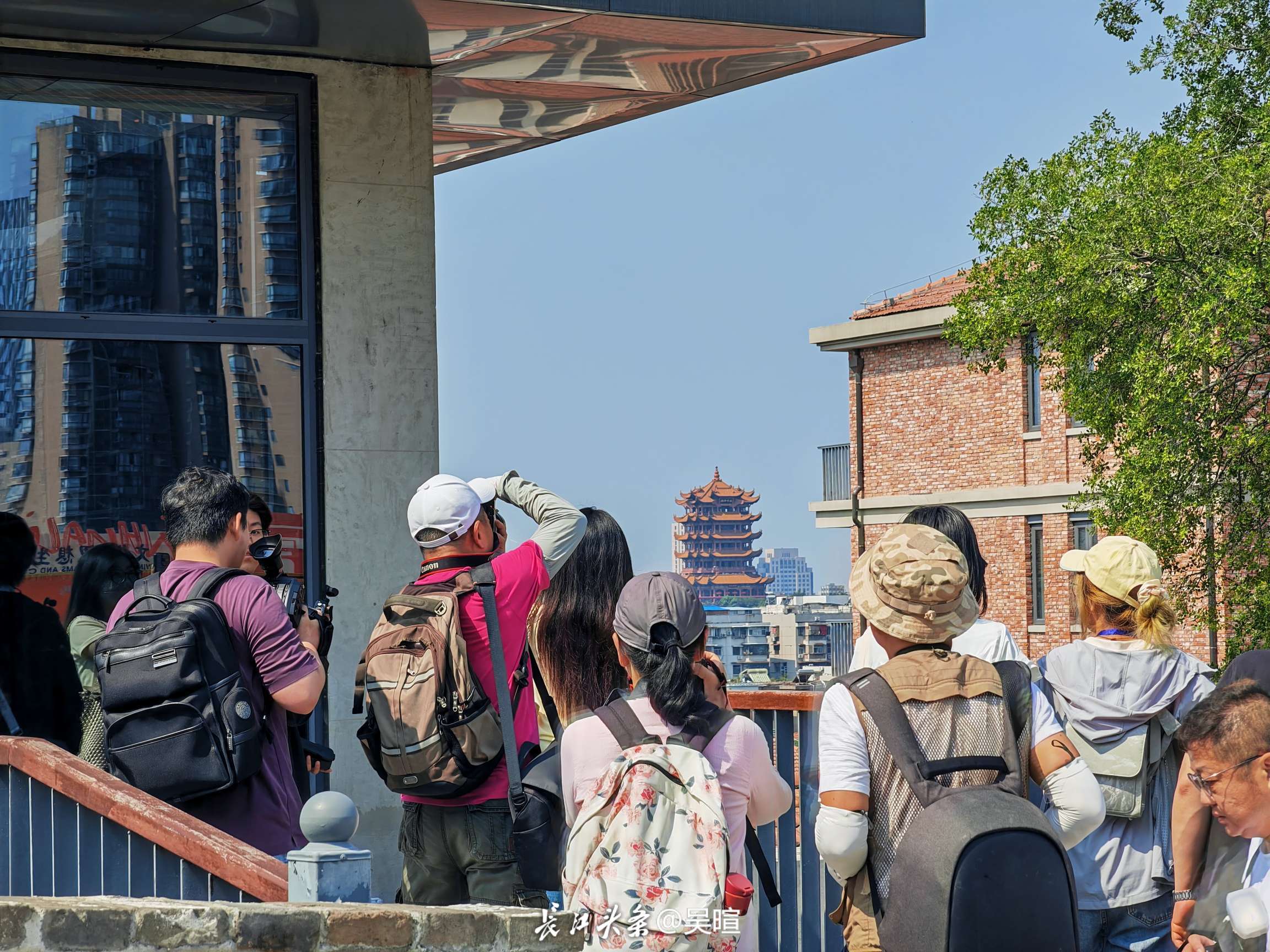 武汉形势政策宣传教育创新 “城市观察团”走读武昌古城感受武汉之“重”