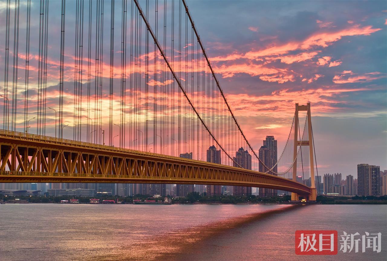 来武汉邂逅浪漫橘子海 夕阳美如画 江城现火烧云美景