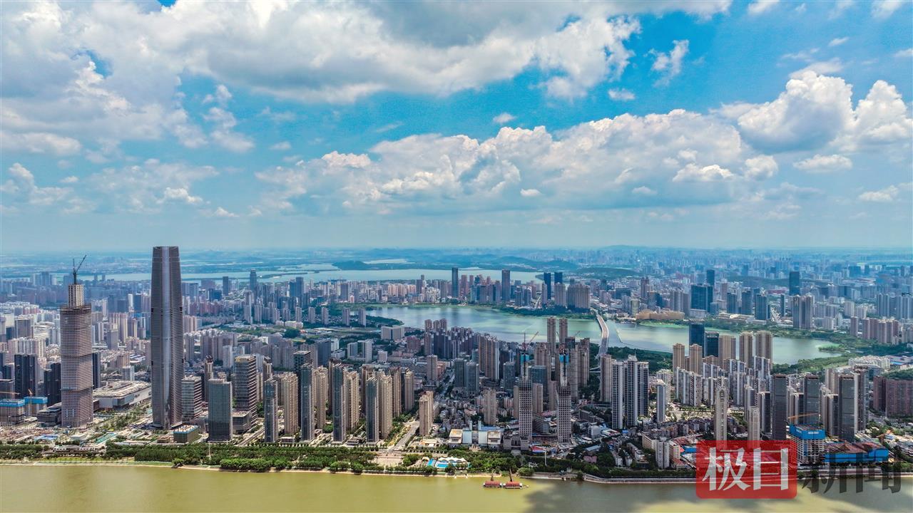 武汉云层密布 降温的雨正在来的路上