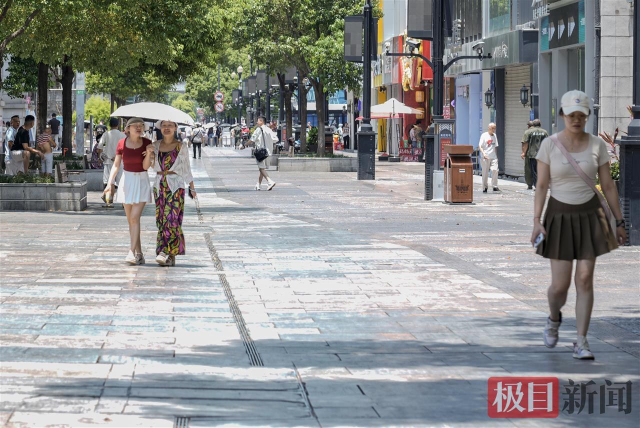 武汉云层密布 降温的雨正在来的路上