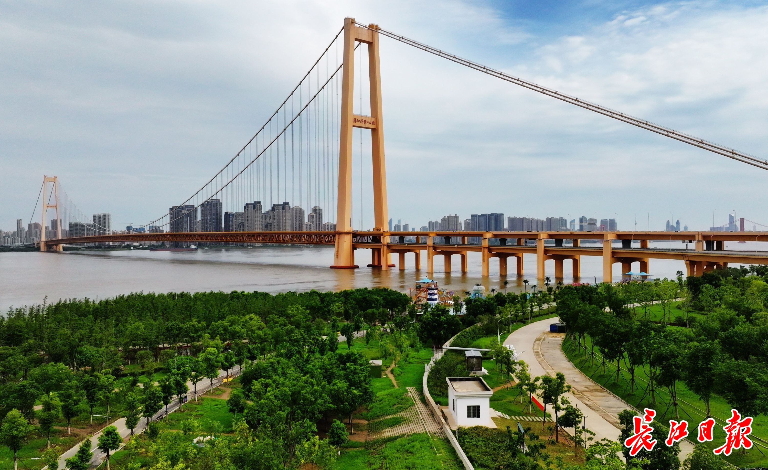 弘扬三大精神 奋力建成支点｜“绣花功夫”着色武汉