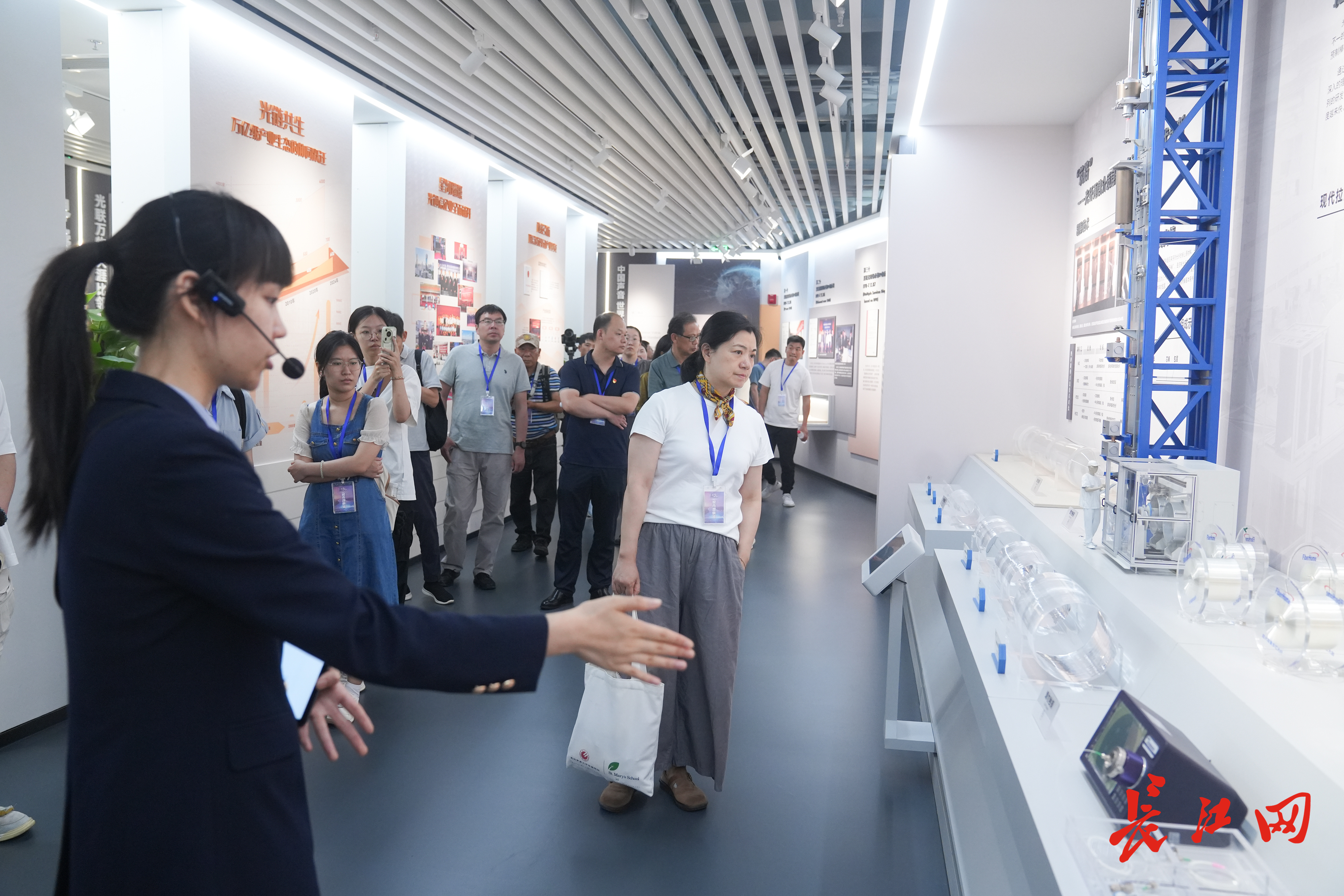实探武汉追光“领跑”、智造崛起，“建设支点 当好龙头”成为城市观察团朋友圈“热帖”