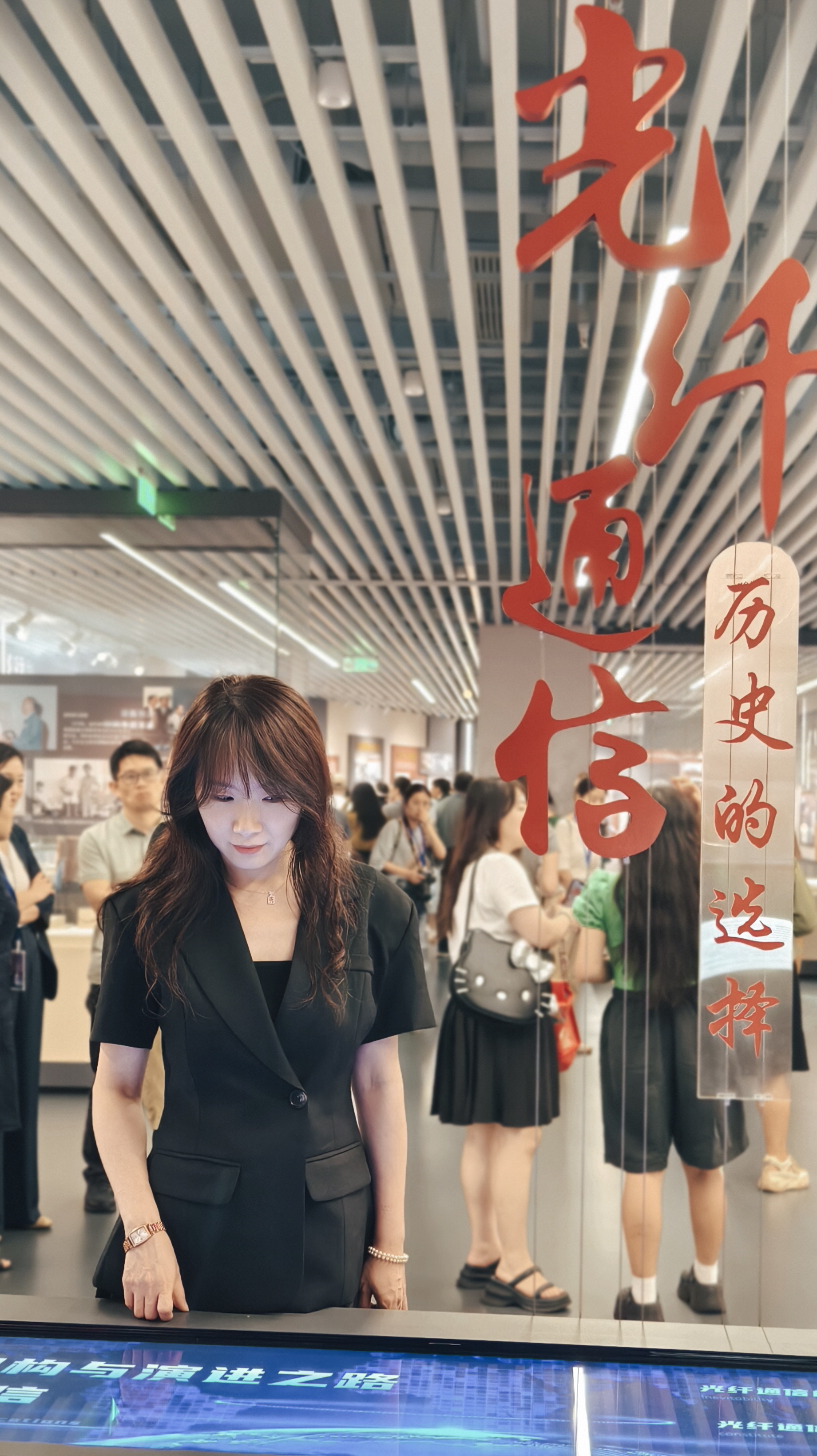 实探武汉追光“领跑”、智造崛起，“建设支点 当好龙头”成为城市观察团朋友圈“热帖”
