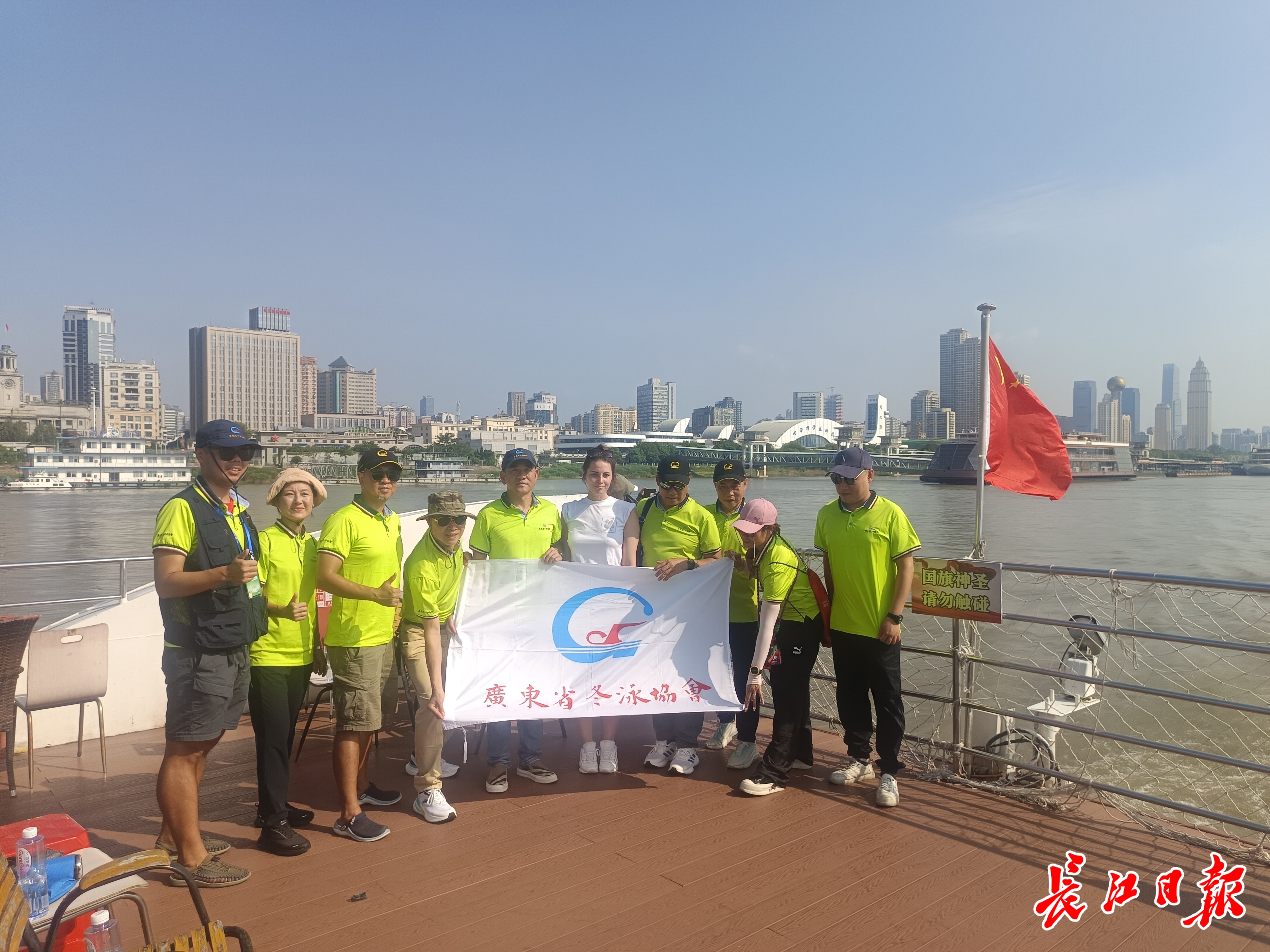 渡江节尚未鸣枪，他们已开始狂欢